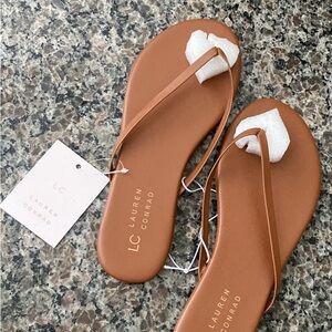 NWT SZ 8 Lauren Conrad Thong Sandals